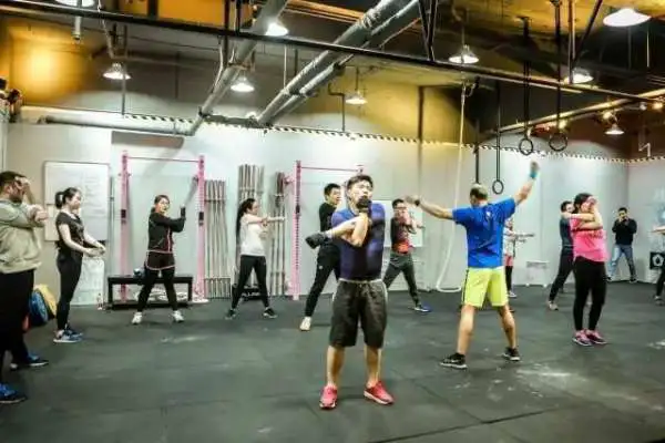 大学生篮球社团如何引入智能情感技术_1